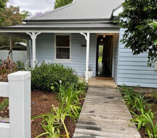 Blue Belle Cottage Berry