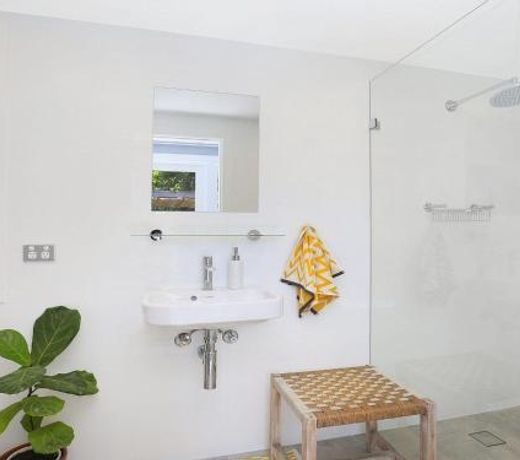 Lovett - quirky, stylish with a bush backdrop