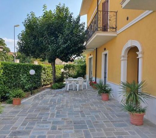 VITTORIA HOUSE 2