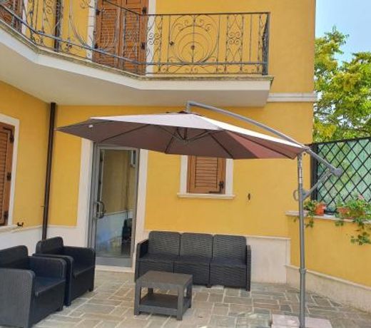 VITTORIA HOUSE 2