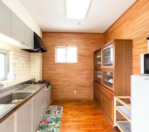 Aparagi ya~ / Three-Bedroom Cond