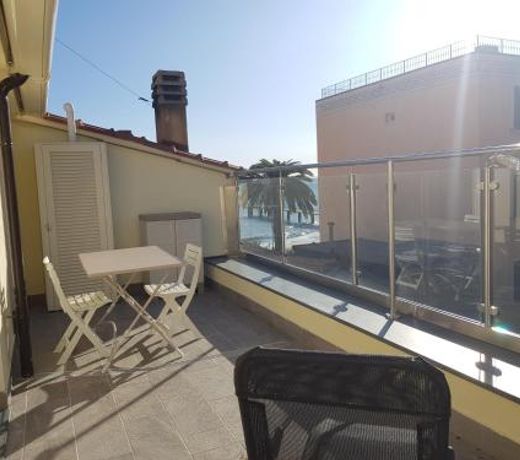 CASAVIVA - Casa Vacanze a Ceriale con terrazza