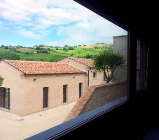 One bedroom appartement with shared pool and wifi at Montalto delle Marche
