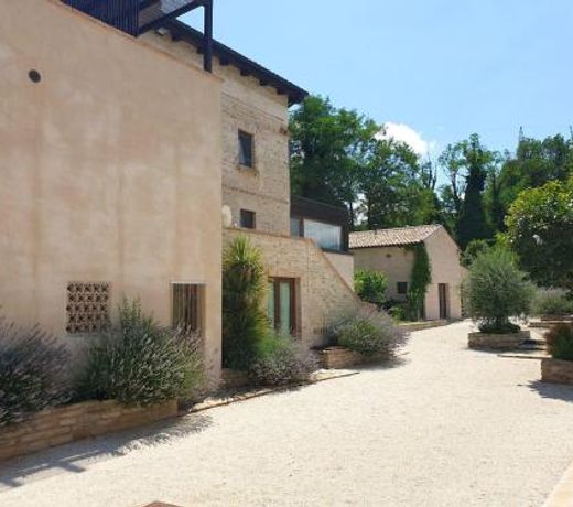 One bedroom appartement with shared pool and wifi at Montalto delle Marche