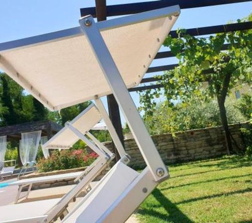 One bedroom appartement with shared pool and wifi at Montalto delle Marche