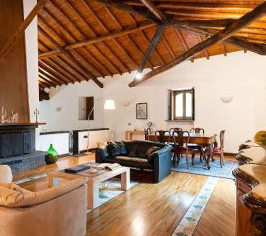 Cozzarelle Villa Sleeps 8 with Pool and WiFi