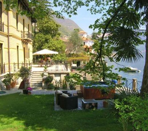 Moltrasio Villa Sleeps 17 Pool Air Con WiFi