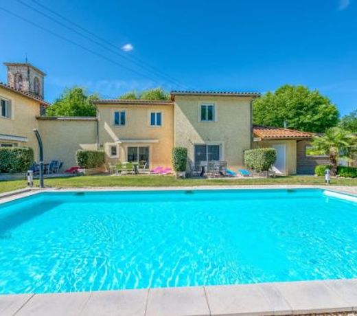 Elegant Holiday Home in Gagnieres with Swimming Pool