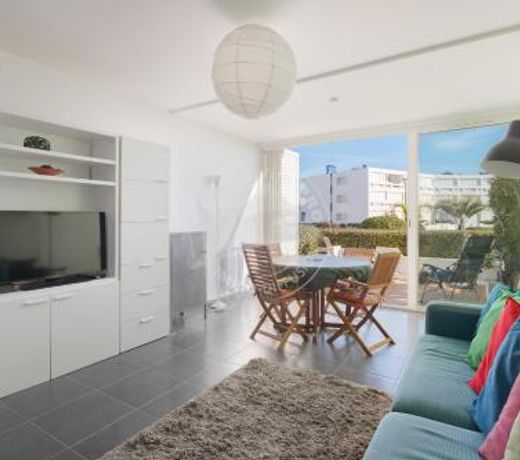 AS21518 - P3 Dans une residence direct sur la plage avec vue mer et piscine