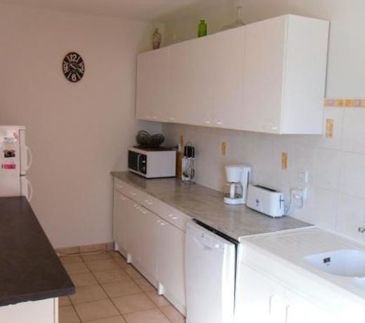 Maison de 3 chambres avec piscine privee jardin et wifi a Puycelsi