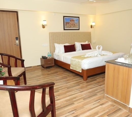 Gadiraju Palace Convention Centre & Hotel