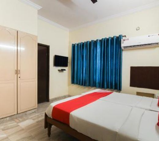 OYO 70743 Hotel White House Silverkey