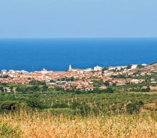 Nice apartment in Suvereto with 2 Bedrooms and WiFi