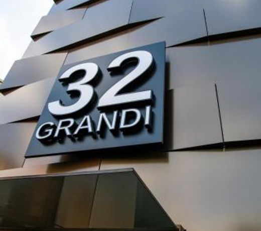 Grandi 32