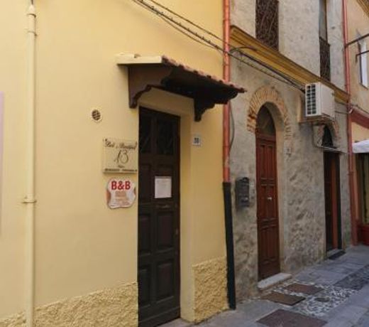B&B 13