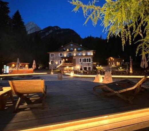 Chalet Queen