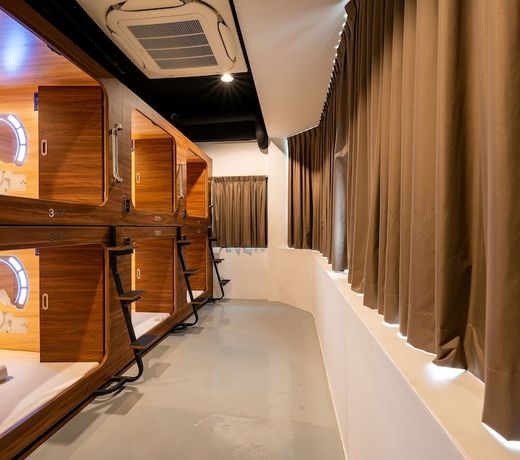 Jpod Capsule Hotel