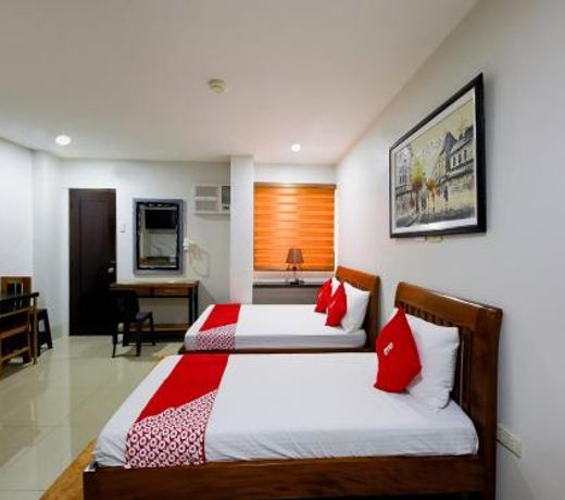 OYO 848 Dona Aurora Condotel