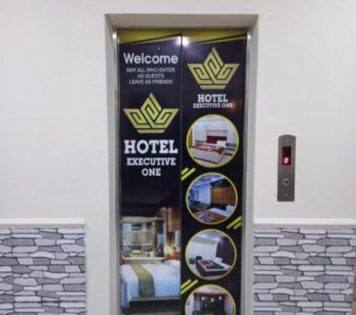Hotel Executive One