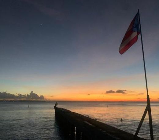 Aguadilla Surfers Lair apt with electricity water AC Wifi 8 minute walk to Crashboat beach