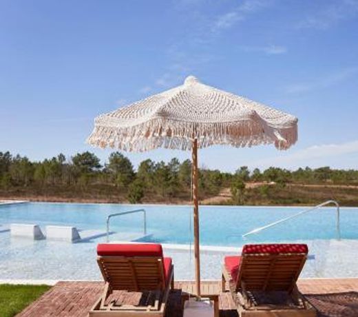 Praia do Canal Nature Resort
