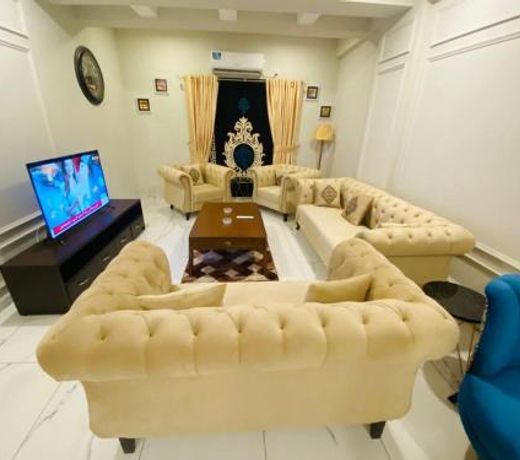 Holidazzle Serviced Apartments Bahria Town