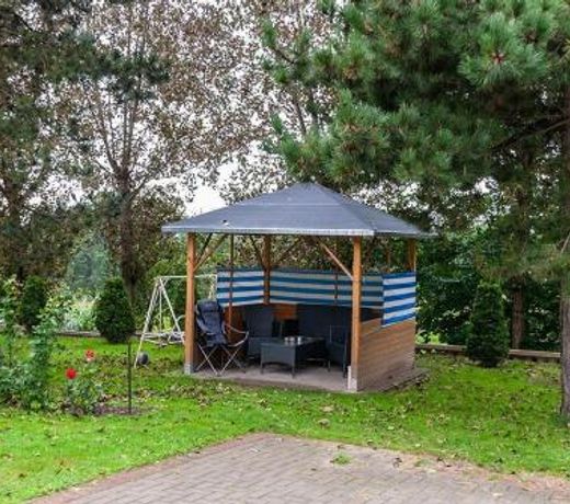 Preisguenstiger-Bungalow-fuer-2-Personen-1-Aufbettung-auf-Ruegen