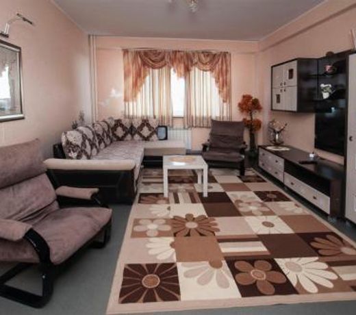 Apartment on Esenina 4