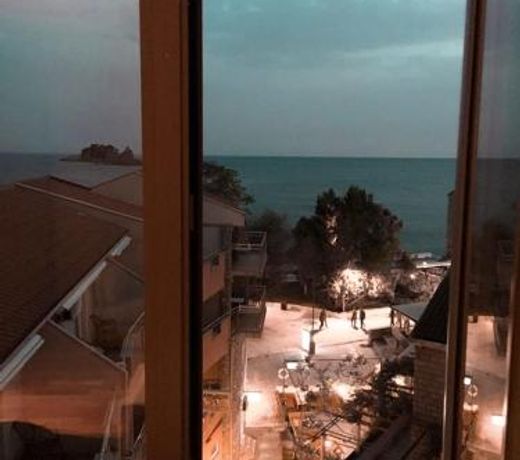 Lux View