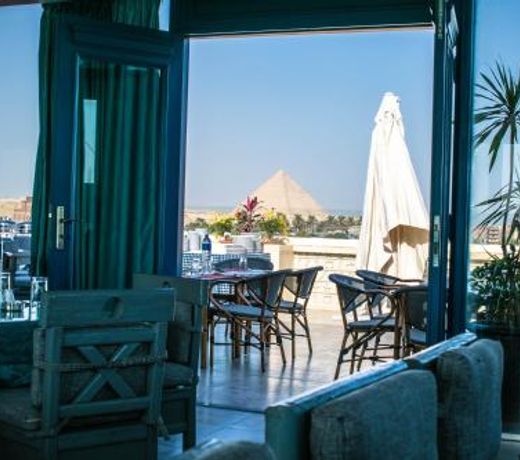 Pyramids Oasis Hotel