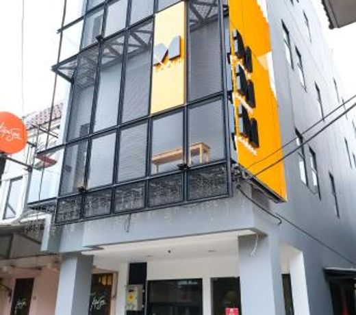 M Cabin Karawaci