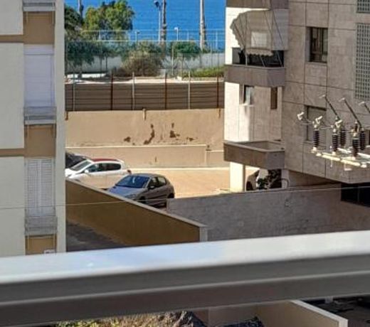 MAGNIFIQUE APPARTEMENT A 3' DE LA PLAGE ET KIKAR