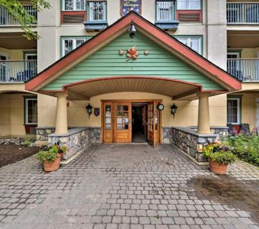 Ski-In/Out Studio on Mont Tremblant w/ Amenities!