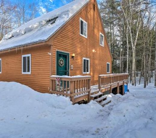 Cozy White Mountain Home - 5 Mins to Attitash Mtn!