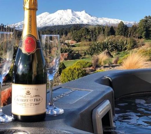 Heavenly Spa Views - Ohakune Holiday Home