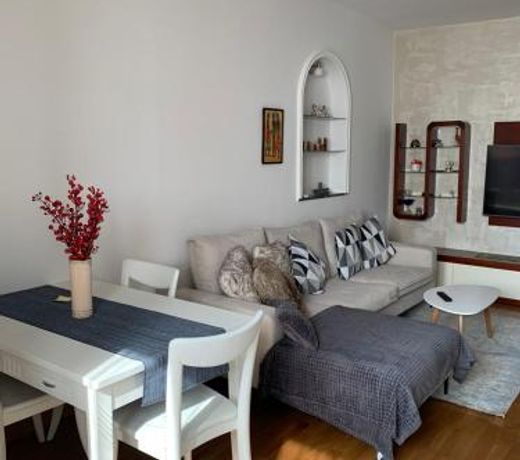 Cozy Nest Ledi