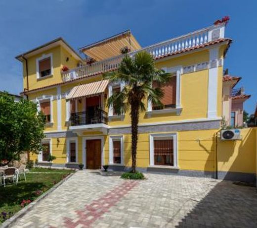 Villa Palma Center