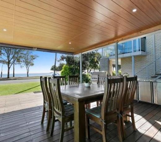 LIVING ON THE DECK!