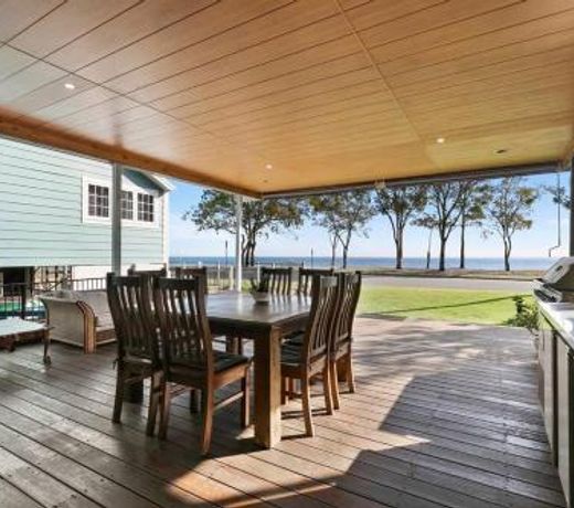 LIVING ON THE DECK!