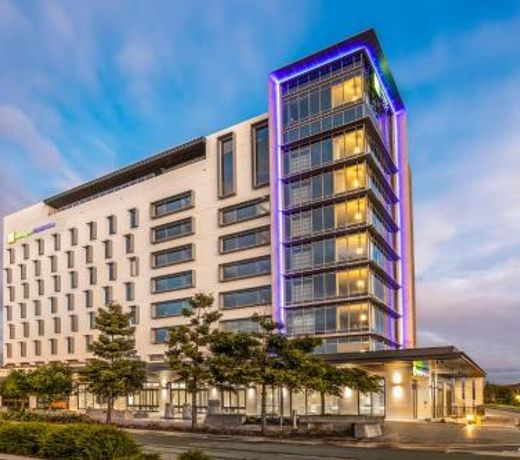 Holiday Inn Express & Suites Sunshine Coast, an IHG Hotel