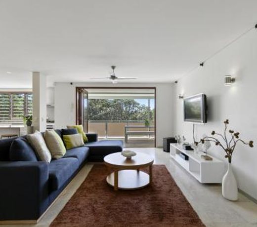 2 4 Meegera Place