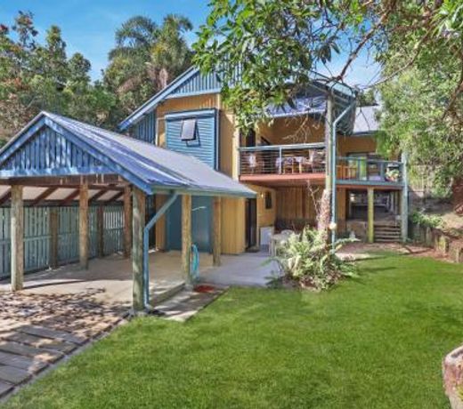 70 Mooloomba Road "Straddie Hideout"