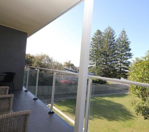 BEACHFRONT 4 Unit 4 of 12 Bundella Ave LC
