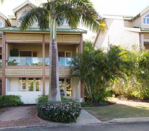 Luxury 3-Bed Villa St James near Beach & Gym