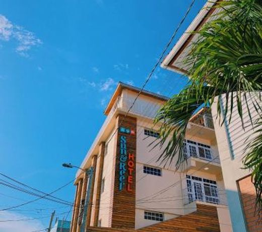 Voyager Sun & Reef Hotel