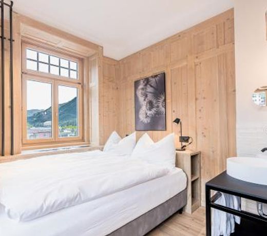 ALPINE INN Davos