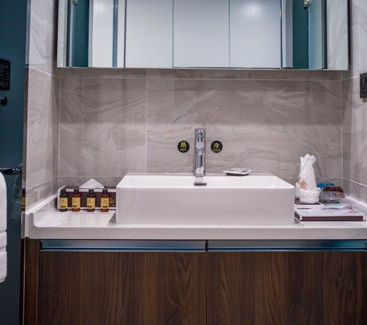 Shining Star Hot Spring Hotel