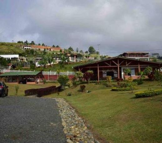Agradable casa de campo/ finca en el Carmen Valle