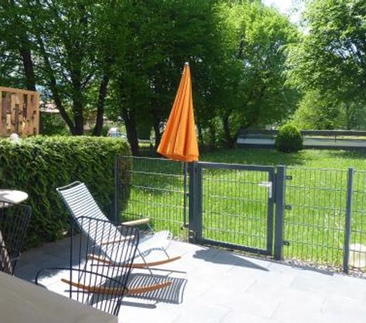 Maurers Schlierseetraum 6, Studio 455 mit 42 qm neu renoviert, Erdgeschoss mit eingezÃ¤unter Terrasse in ruhiger Lage am Kirchbichlweg 8
