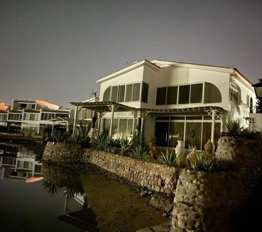 Hurgadian Luxurious Villa Adan El Mamsha Long and Short Term